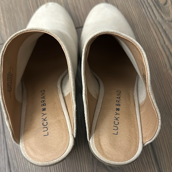 Creamy Wood Slipper Boots Size: 6.5 - Picture 4 of 8